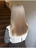 ハイトーンベージュケアブリーチハッシュカット暖色系カラー原宿