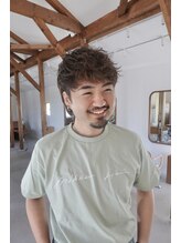 ヤマダ コウダイ【Instagram @mikke_koudai_beauty】ストレートパーマ、メンズパーマお任せください
