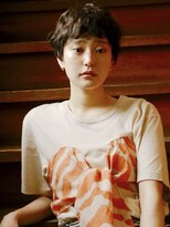 バーノン(VERNON)&nbsp;NEST CROP SHORTwearingYOSHIO KUBO【VERNON】058-262-3611