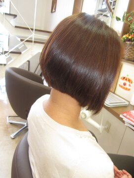 コアフィールフィス(COIFFURE fils) 襟足すっきり大人ボブ