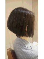 首元キレイなショートボブ