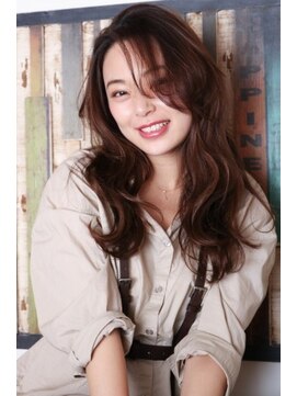 コム(com by neolive) 魅力的な大人ロングウェーブ