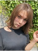 大人ベージュミディアムボブ