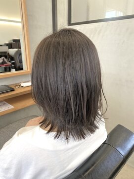 ソッカ(socca) 切りっぱなしミディアムレイヤーボブ