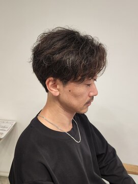 ニアウ 伊勢崎連取店(Niau) 刈り上げセンターパートツイストスパイラルパーマ