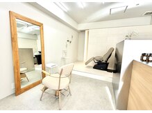 シキ(SHIKI)の雰囲気（光が差し込む明るい店内♪完全プライベート空間◎学芸大学・ボブ）