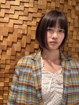 フォークロア 本店(Folk Lore) びっくりするくらいの前下がりボブ