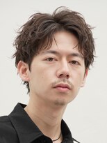 バイフィフス 原宿/表参道(by fifth)&nbsp;原宿メンズパーマニュアンスパーマ短めセンターパートゆるめ