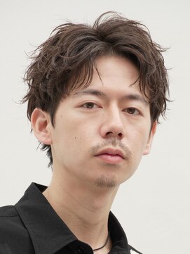バイフィフス 原宿/表参道(by fifth) 原宿メンズパーマニュアンスパーマ短めセンターパートゆるめ