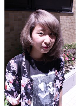 ストロベリーロックス 赤羽1番街店 ペール系ハイトーンカラーアッシュベージュ