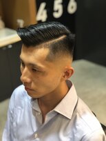 フランクスバーバー アンド ビアークラブ(FRANK'S BARBER and BEER CLUB)&nbsp;サイドパートショートかき上げスキンフェードトランクスヘア