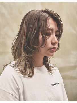 ニイ(nii.) ウルフカット×ナチュラルグラデーション