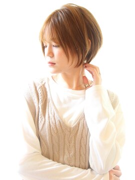 レウナ 外苑前(Reuna) 大人可愛いショーボブ　アッシュブラウン　小顔ショート