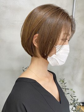 エリマ 調布(elima) 大人かわいいショートボブ カーキグレージュ ぱつっとショート