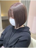 透け感前下がりボブ