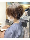 シルキーベージュデザインカラー斜めバング束感ショート【中村】