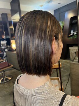 マルパマーパマーパ(marpa marpa marpa) 切りっぱなしボブとハイライトの艶ヘア