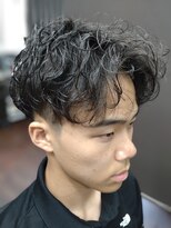 トバ(TOBA) ツーブロック+センターパート