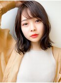 大人可愛い切りっぱなしミディアムボブ柔らかグレージュ20代30代