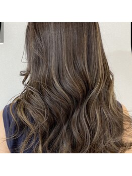 《髪と頭皮のダメージ軽減♪》大人女性に好評の透明感ある自然な仕上がり◎ワンランク上のstyleに…*