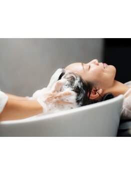 《完全個室》炭酸シャンプーで頭皮ケア◇プライベート空間で思わず眠ってしまうほどの極上ヘッドスパをー＊