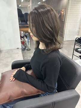 グランドライン(GRAND LINE) オリーブグレージュ　11トーン　アッシュ　ブリーチなし