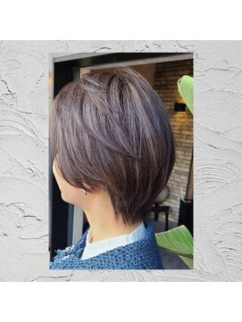 コネクション(connection) ショートカットに似合うヘアカラー