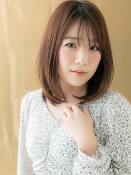 グレーブラウン前下がり小顔ミディアムレイヤーX大宮30代40代