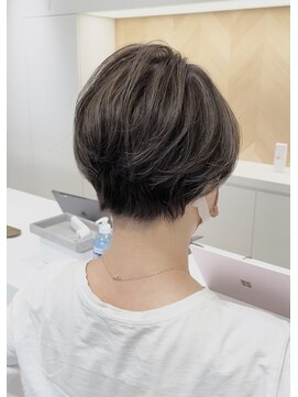 ステアケース 武蔵小杉店(stair:case) 白髪をぼかすハイライトグレージュ脱白髪染　大人可愛い