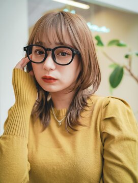 マセナ(Masena) ミディアムレイヤーカット×ミルクティーベージュ