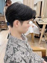 ネオリーブ クーロ メゾン 横浜(Neolive curro Maison)&nbsp;韓国センターパート毛流れニュアンスパーマ×黒髪ツーブロック