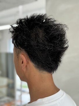 レヴィア(REVIA) メンズ刈り上げツーブロックオールバックスタイルメンズカット
