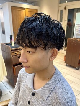 テトラ バイ ネオリーブ 横浜西口店(tetra by neolive) メンズパーマ ランダムカール 横浜