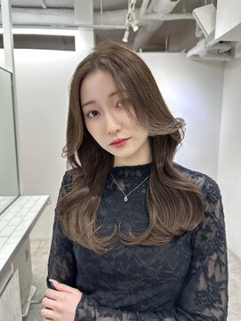 ヴィオットバイサロン(Viot by Salon) 前髪ありワイドバンググレージュ美髪レイヤーカット髪質改善