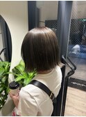 ボブ/グレージュツヤカラー