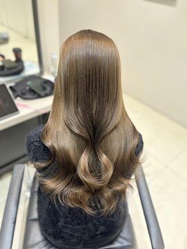 ユーフォリア 銀座本店(Euphoria) Mako ヘーベルベージュ ブリーチなし 透明感 髪質改善