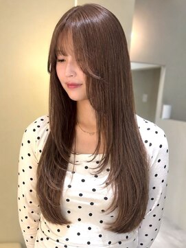 ユニバイリサ 天神大名店(uni by risa) 顔周りカット ロング 韓国風レイヤー 髪質改善 艶髪 ベージュ