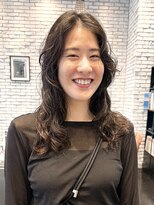 エン(YENN)&nbsp;ロングパーマスタイル