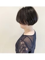 デフィー(DEFY) ふんわり柔らかいショートボブスタイル