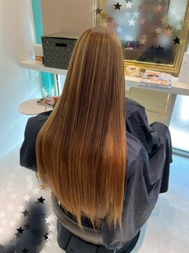 ヘアーアンドネイルサロン キララ(hair&nail salon KIRARA) ツヤ感ベージュのWカラー