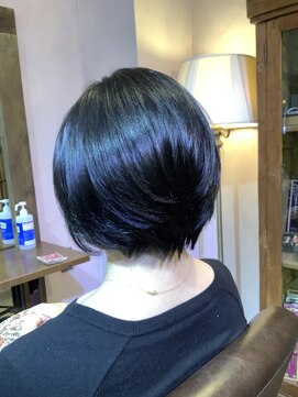 美容室 フィックス まとまる♪前下がりショートボブ