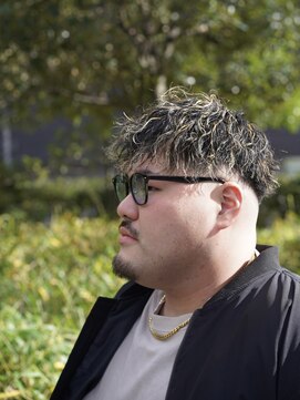 アビールブレ 新潟万代(ABEY LEVRAI) 新潟ツイストスパイラル　新潟メンズパーマ　マッシュパーマ