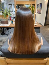 一人一人に合わせた配合で髪の骨格から変えるトリートメント