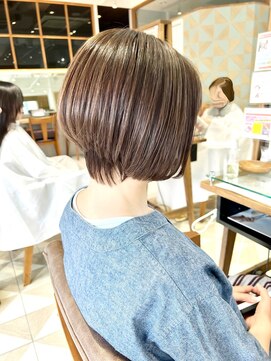 バブ バイネオリーブ(Bab by neolive) 大人かわいいショートボブ ひし形 ハイライト グレージュ