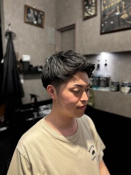 ブロートーキョー 有楽町店(Bro Tokyo) ツーブロアップバングスタイル