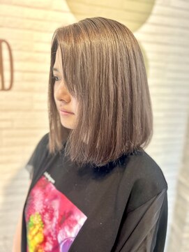 ヘアーデザイン ビビッド(HAIR DESIGN VIVID) ミルクティーベージュ