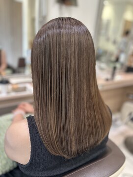 アッシュ 戸田公園店(Ash) 白髪ぼかし1カ月後も艶キープ｜髪質改善トリートメント