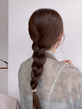 シータ 成増(THETA) 三つ編みアレンジ