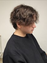 ニアウ 伊勢崎連取店(Niau) センターパートウルフミディアムツイストスパイラルパーマ