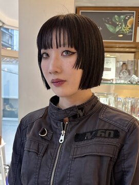 ビファインクーアヴェダ(Be fine coo AVEDA) モードボブ 顔まわりステップカット 黒髪ボブ/